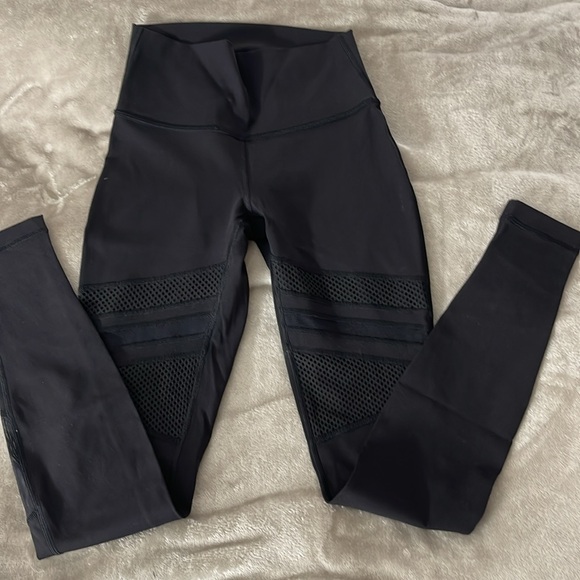 Lululemon Mesh leggings Size 4 - Picture 2 of 4